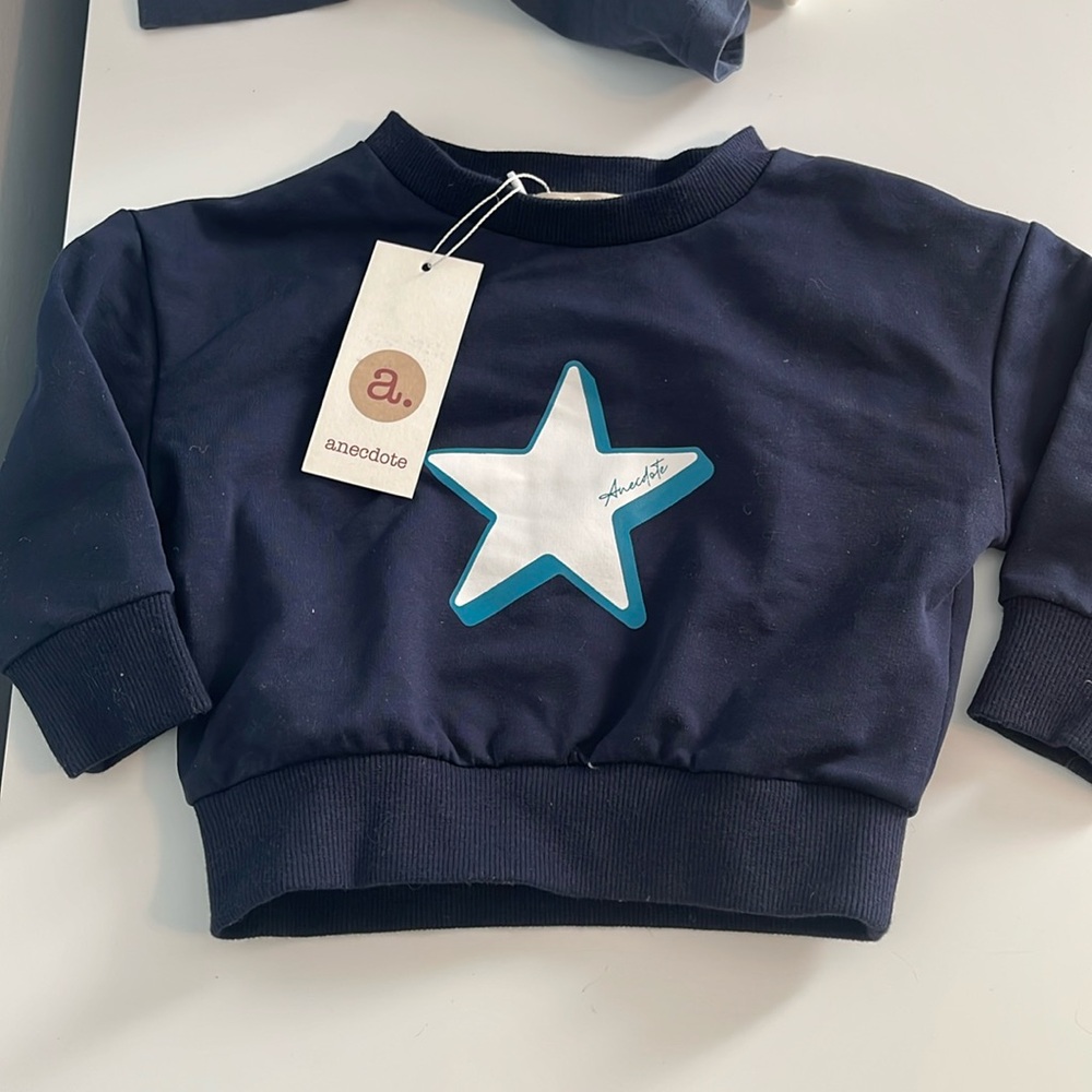 NWT! Star sweatshirt